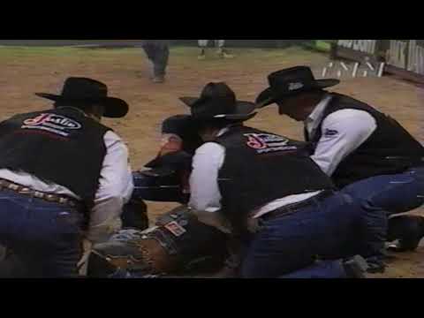 PBR 1999: Navajo Breaks Mark Ward's Leg