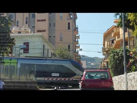 Regionale 3836 Palermo - Messina  x2 Minuetti nuova livrea