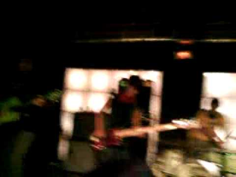 Triángulo de Amor Bizarro - El fantasma de la transición @ Nasti