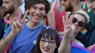 Taranto gay pride "DUE MARI DI DIRITTI"