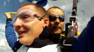 preview picture of video 'Skok spadochronowy Damiana w tandemie Przylep AZL www.strefaskokow.pl'