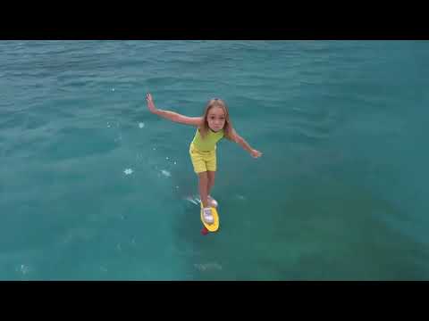 Inaya is going to the beach