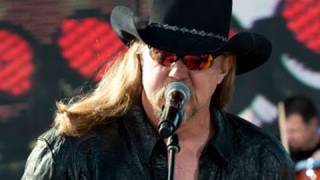 Tribute to the Troops: Trace Adkins performs