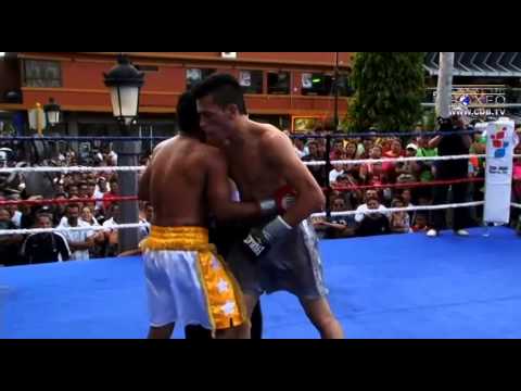 Freddy Fonseca vs Carlos Rivas Parque Central, San Jose, Costa Rica 21 de diciembre 2013