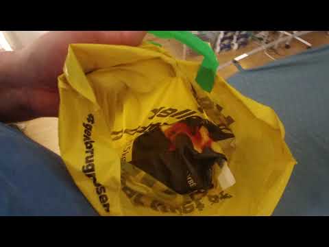 MongoTV_6236 - Kigger På Flyttekasser i Forstue Stået 7 År - Del 70 - Smider Bålsted UD