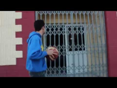 La Línea es azul y amarilla