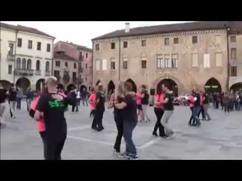 FLASHMOB ESTE - KIZOMBA