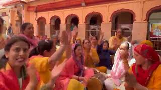 meri banh pakad lo shyama — मेरी बांह पकड़ लो श्यामा devotional song