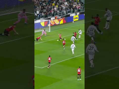 HOW IS THAT NOT A GOAL?! 🤯