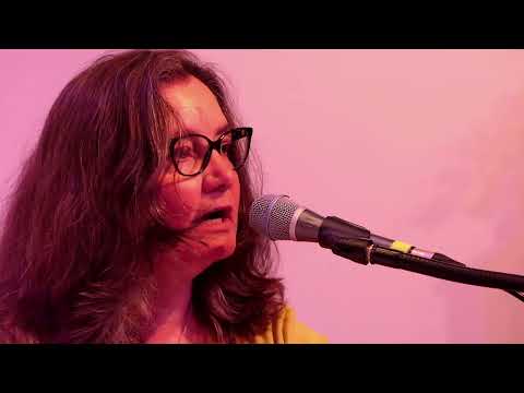 Satsang "Worte vom Gurubai Narayan" mit Katyayani - Yoga Vidya Live, 01.07.2023, 20:00 Uhr