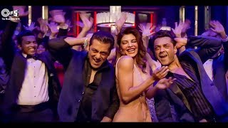 Race 3 new Song - Party Chale On Lyrics - Salman Khan | Mika Singh, Iulia Vantur