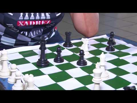 Campeonato de xadrez combina jogo e solidariedade