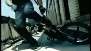 Avril Lavigne - I Don&#39;t Give a Damn