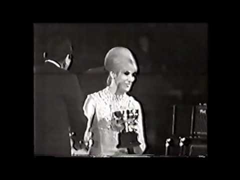 Dusty Springfield Receiving Award at the NME Poll Winners Concert 1965 * .