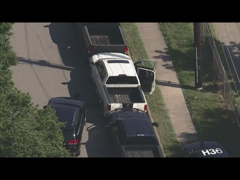 Suspect in murders of four family members kills himself as officers close in to arrest him, Houston