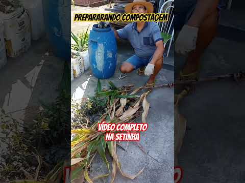 Preparando Palhas para Compostagem #hortaemcasa #hortaurbana #compostagem #shortvideo #short #shorts