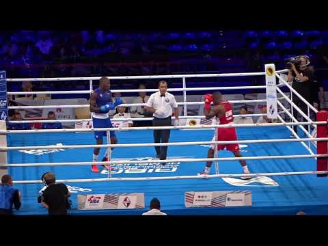 MAH03119 Cheavon CLARKE (ENG) vs Erislandy SAVON (CUB)