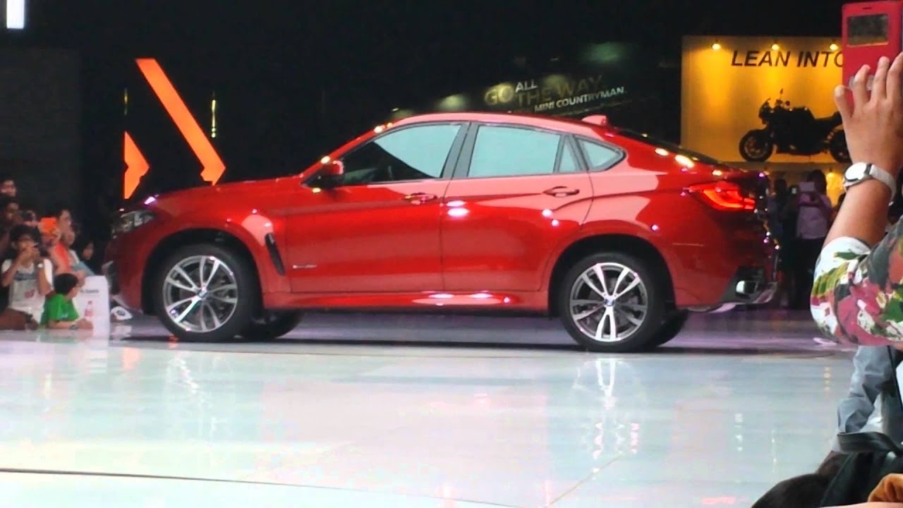 BMW X6 xDrive35i at BMW World Malaysia 2015 