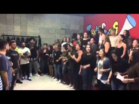 Triquikonas, en su mano a mano con Tiralenguas