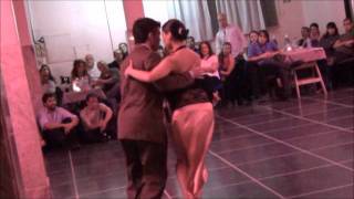 SABRINA GARCIA Y CRISTHIAN SOSA bailando la Milonga DESPUES DE QUERERTE TANTO en Floreal Milonga