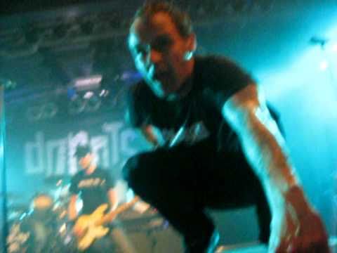 Donots Live To Hell with Love ( Ingo VERY close! )