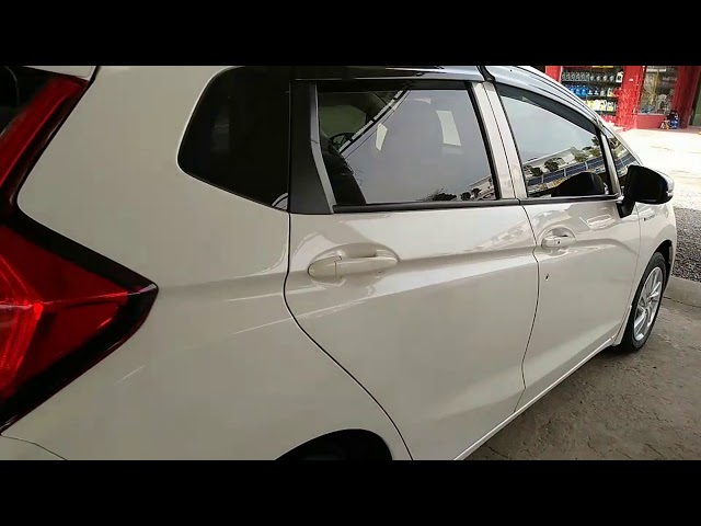 Honda Fit 1.5 Hybrid Base Grade  2015 Video