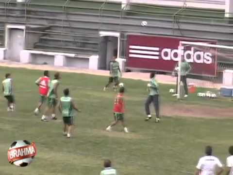 Golaço de Deco no Treino do Fluzão