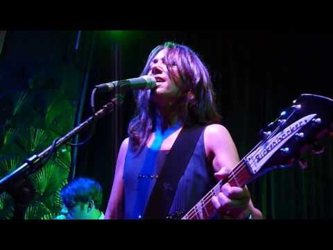 Susanna Hoffs, 