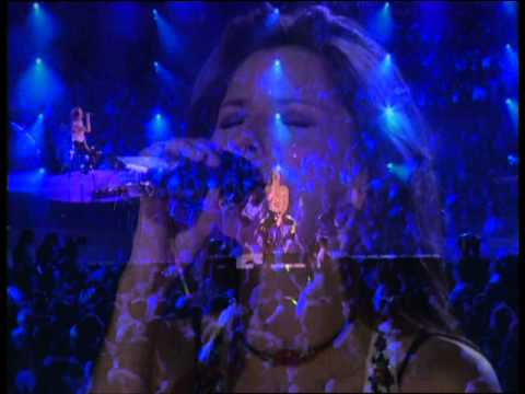 Videoclip de It Only Hurts When I'm Breathing — Shania Twain