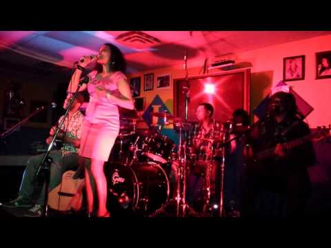 Rosa Mestre na grupo Tchupa Oss...