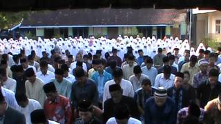 preview picture of video 'jumeneng sholat ied 1435 H Halaman MIM I Simo'