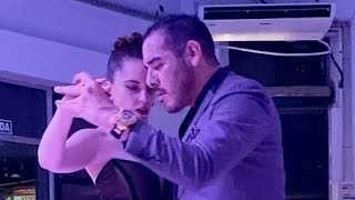 Valsecito criollo (D'Arienzo) Mara Oviedo y Sebastián Fernández. Tango Bar. 7may25 (3/4)