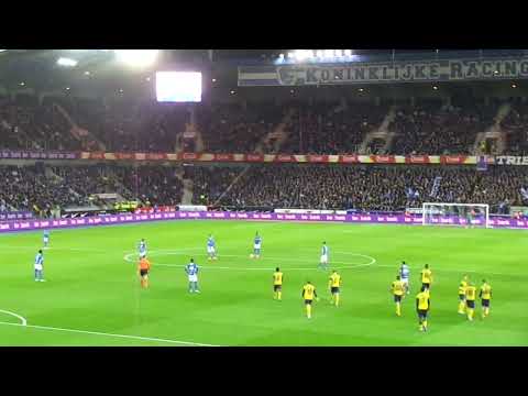 Simon Adingra envoie le ballon dans la lucarne de Vandevoordt pour le 1-2 à RC Genk-Union le 12.3.23