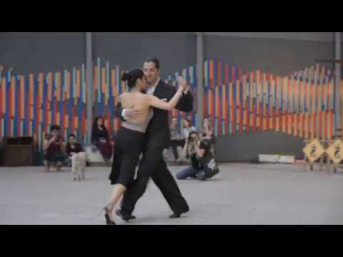 "Cacareando" Nicole & Rodrigo en Milonga Callejera