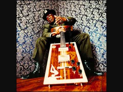 Bo Diddley - Talks About Otis Spann, Muddy Waters, Howlin Wolf & Other Blues Greats