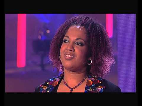 Yuli singing "Don't let go" by En Vogue - liveshow 2 - Idols season 1