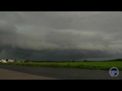 Mohutná húlava / Huge Shelf Cloud Timelapse