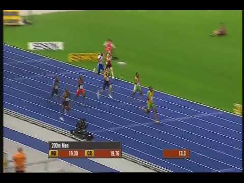 Usain Bolt 200m World Record 19.19 Looks effortless