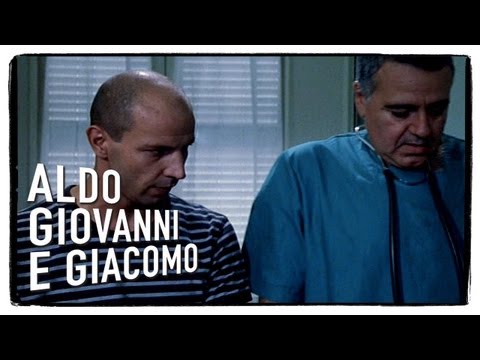 Hypostases sotto occhi a causa di otite I pacchi di faccia che ringiovaniscono il miele un tuorlo un limone