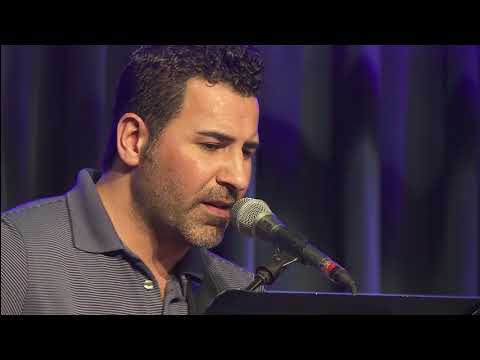 1 - نعلن انك مجيد 2 - يسوع فادي حياتي 3 - ربي اني احمدك 4 - تسبيح يملا الكون