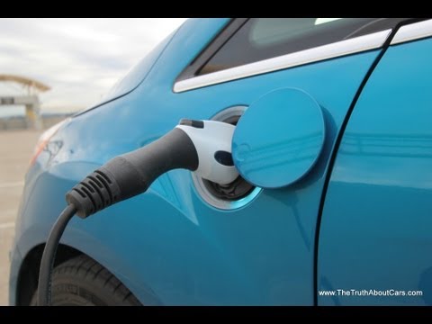 image-What are the MPG ratings for the 2017 Ford C-Max Hybrid?
