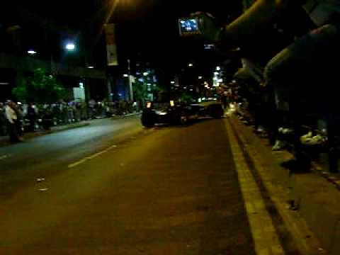 Mika Häkkinen Feat Ernesto J Viso in Chacao with prototype model Caparo T1 (3/3) Re!nolds