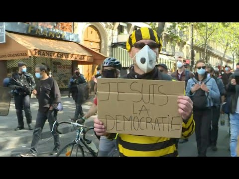 Start of 'yellow vests' demo at Place de la Bourse in Paris | AFP