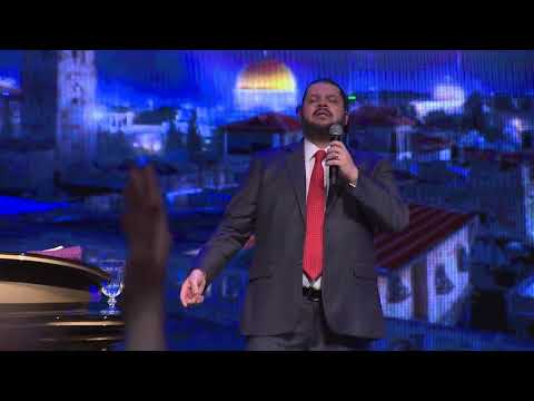 LOUVOR E ADORAÇÃO NO TEATRO BRADESCO SÃO PAULO - AGENOR DUQUE E GIOVANI SANTOS - SANTO É O SENHOR