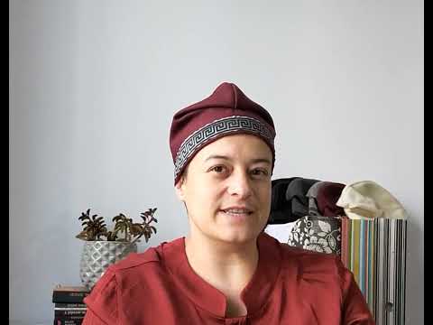 The history of a symbolic hat : the pileus.