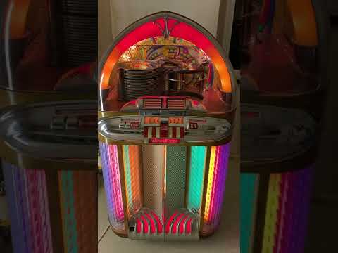 1948 Wurlitzer 1100 playing Conway Twitty, it’s only make believe