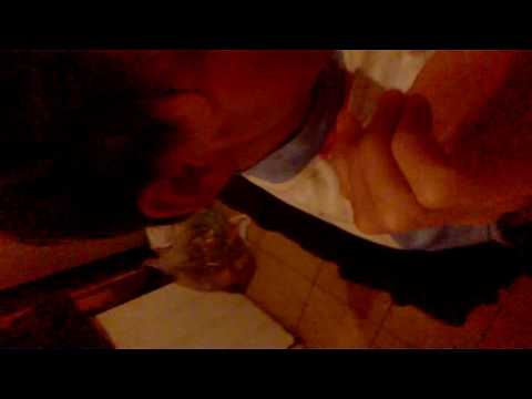 Cortando el pelo a mi hermano ...