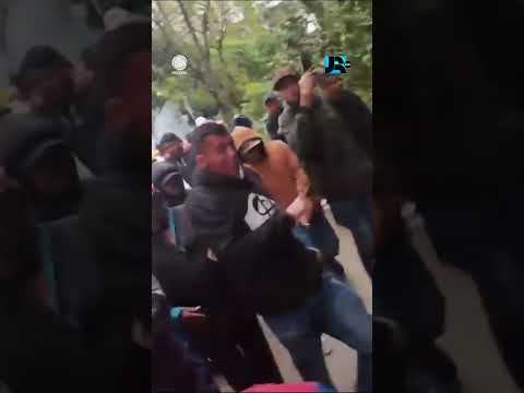Grupo tenta invadir espaço reservado para manifestação do Dia da Independência em SP #shorts #JR24H