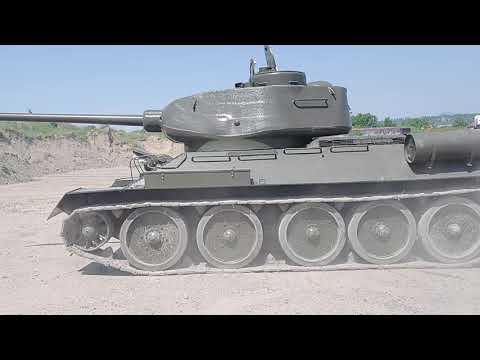 360° turn by a Soviet T-34 tank