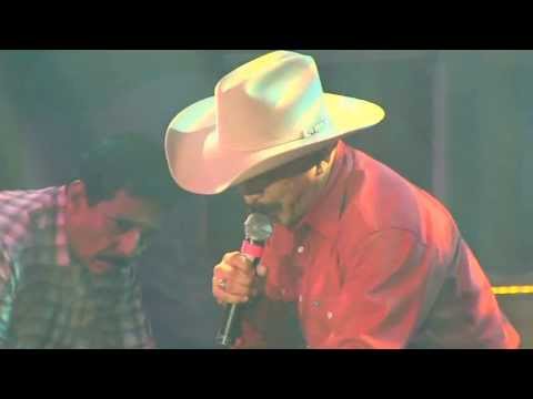 Emilio Navaira - Ella Es Asi (En Vivo) El Regreso Del Rey